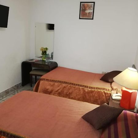 Hotel Grecia Real San Salvador Esterno foto