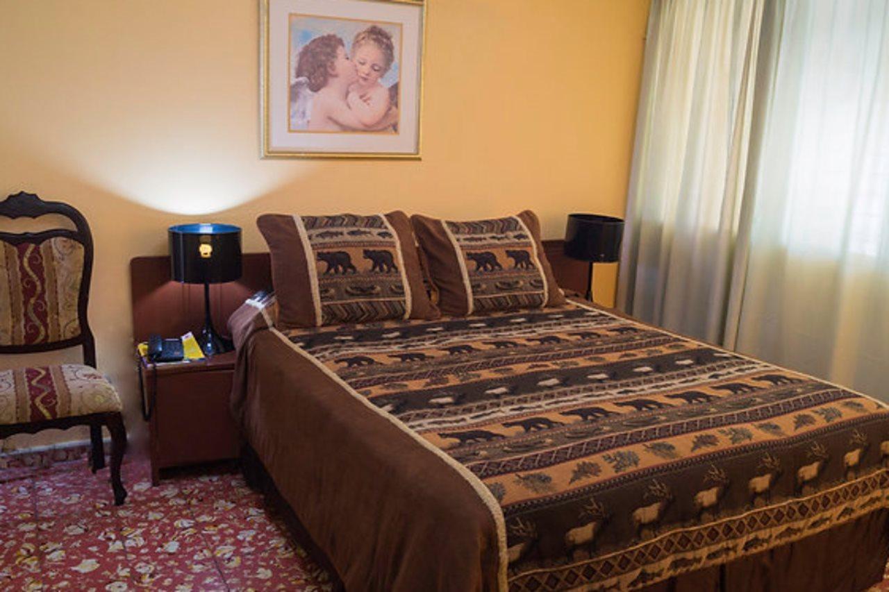 Hotel Grecia Real San Salvador Esterno foto