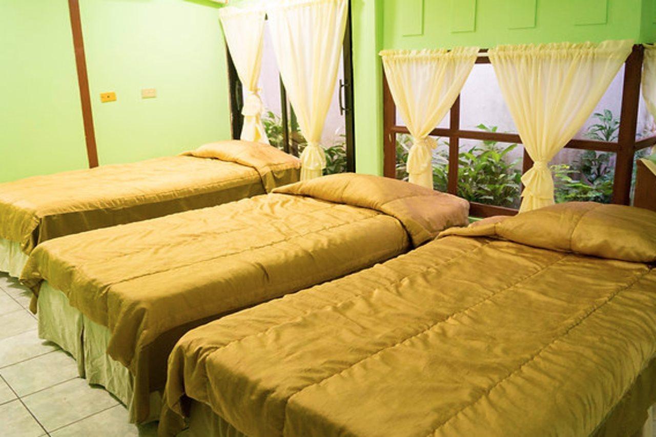 Hotel Grecia Real San Salvador Esterno foto