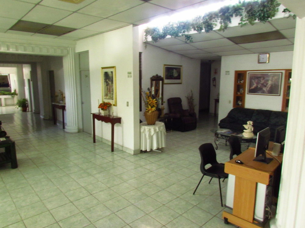 Hotel Grecia Real San Salvador Esterno foto