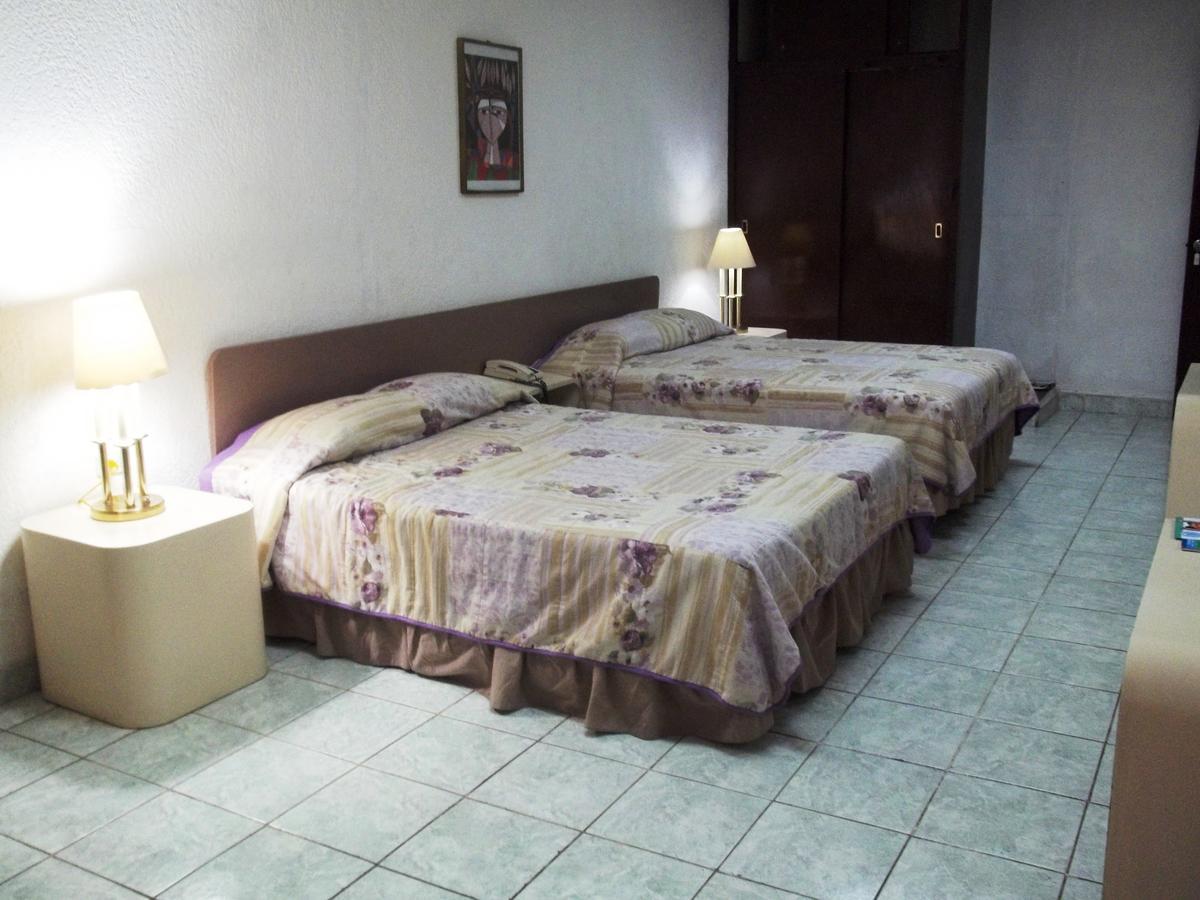 Hotel Grecia Real San Salvador Esterno foto