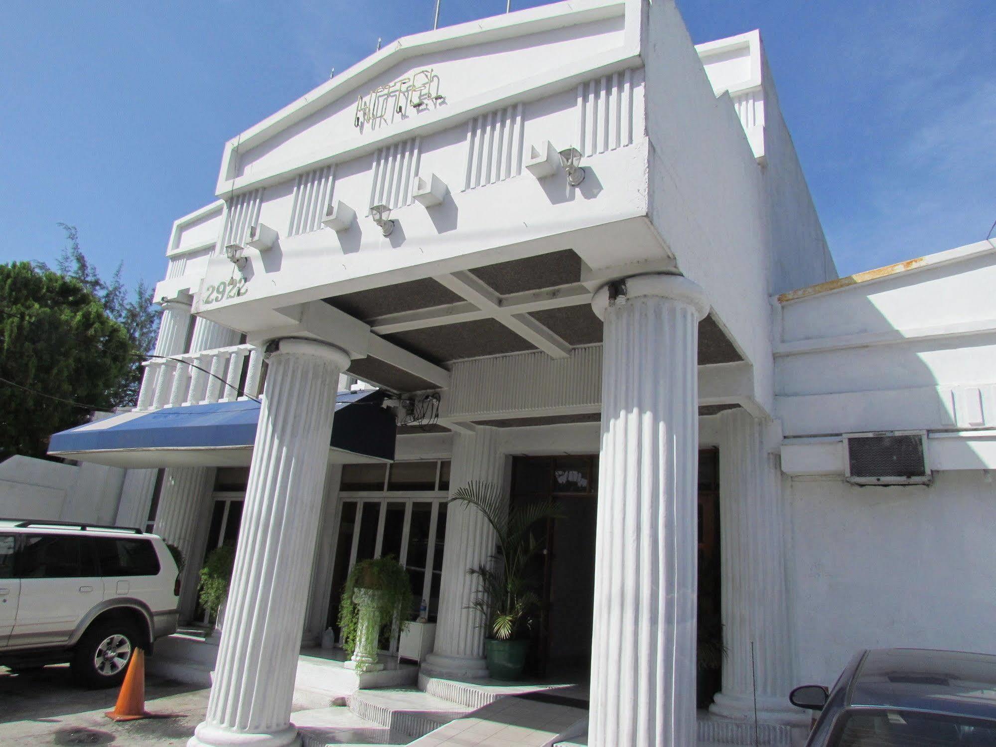 Hotel Grecia Real San Salvador Esterno foto