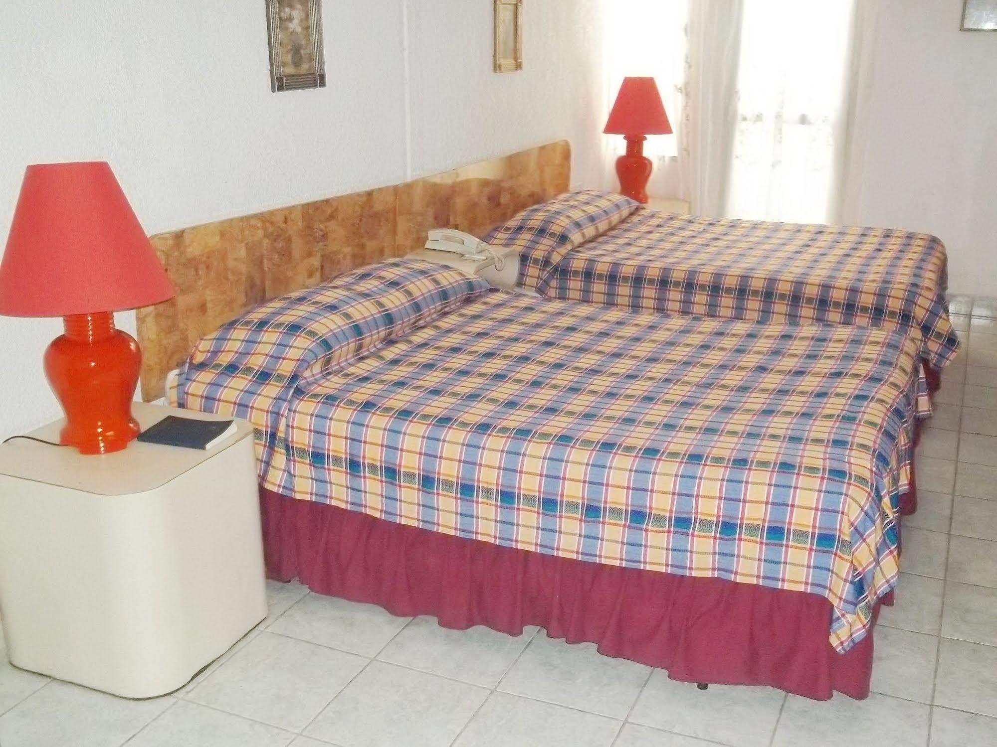 Hotel Grecia Real San Salvador Esterno foto