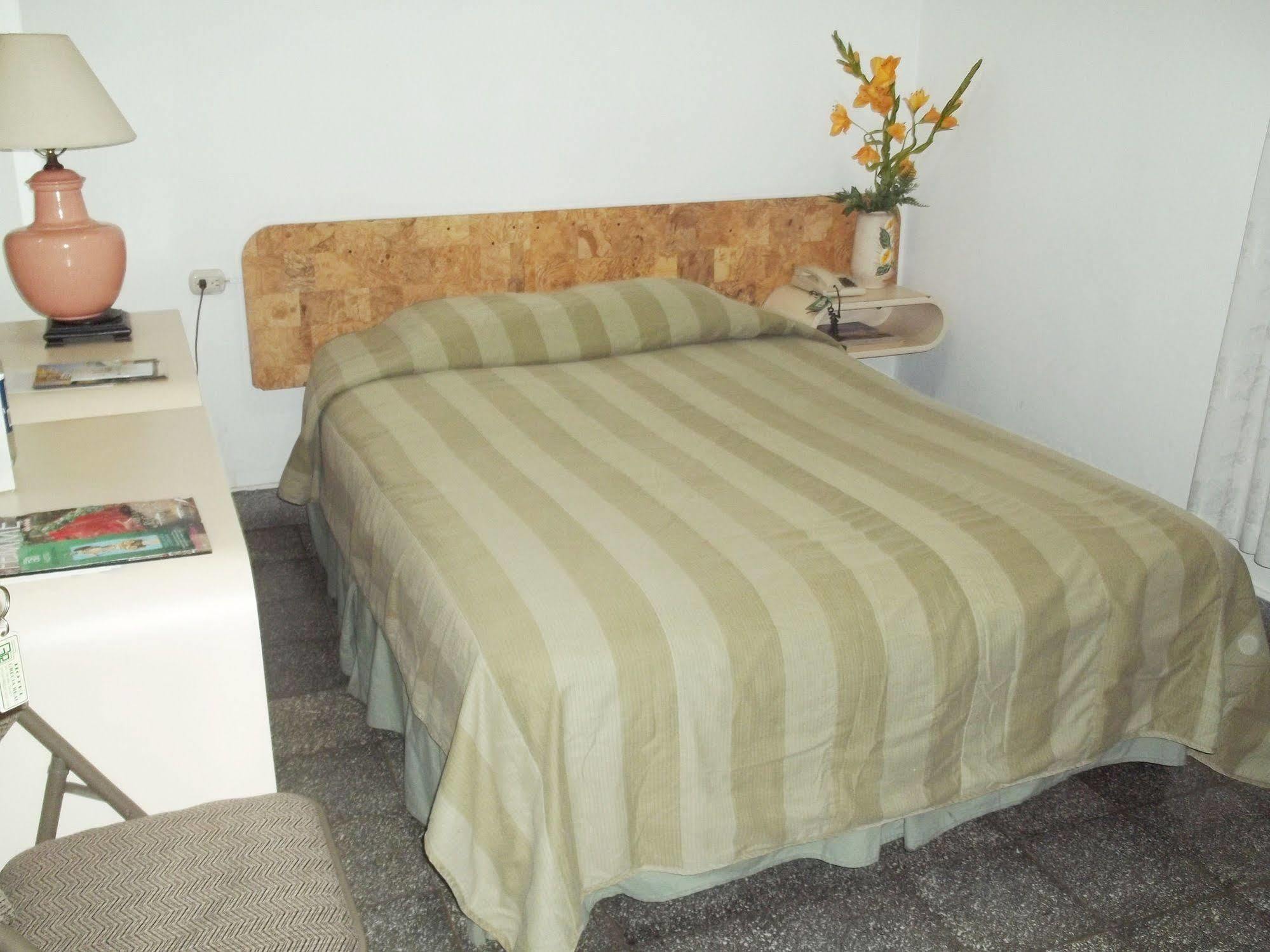 Hotel Grecia Real San Salvador Esterno foto