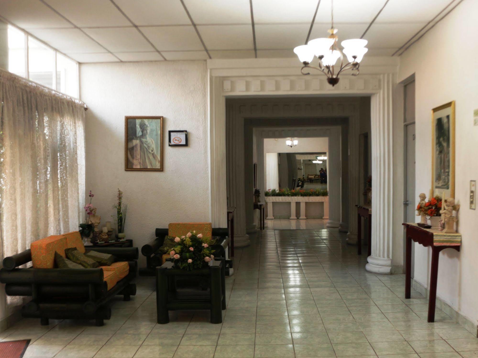 Hotel Grecia Real San Salvador Esterno foto