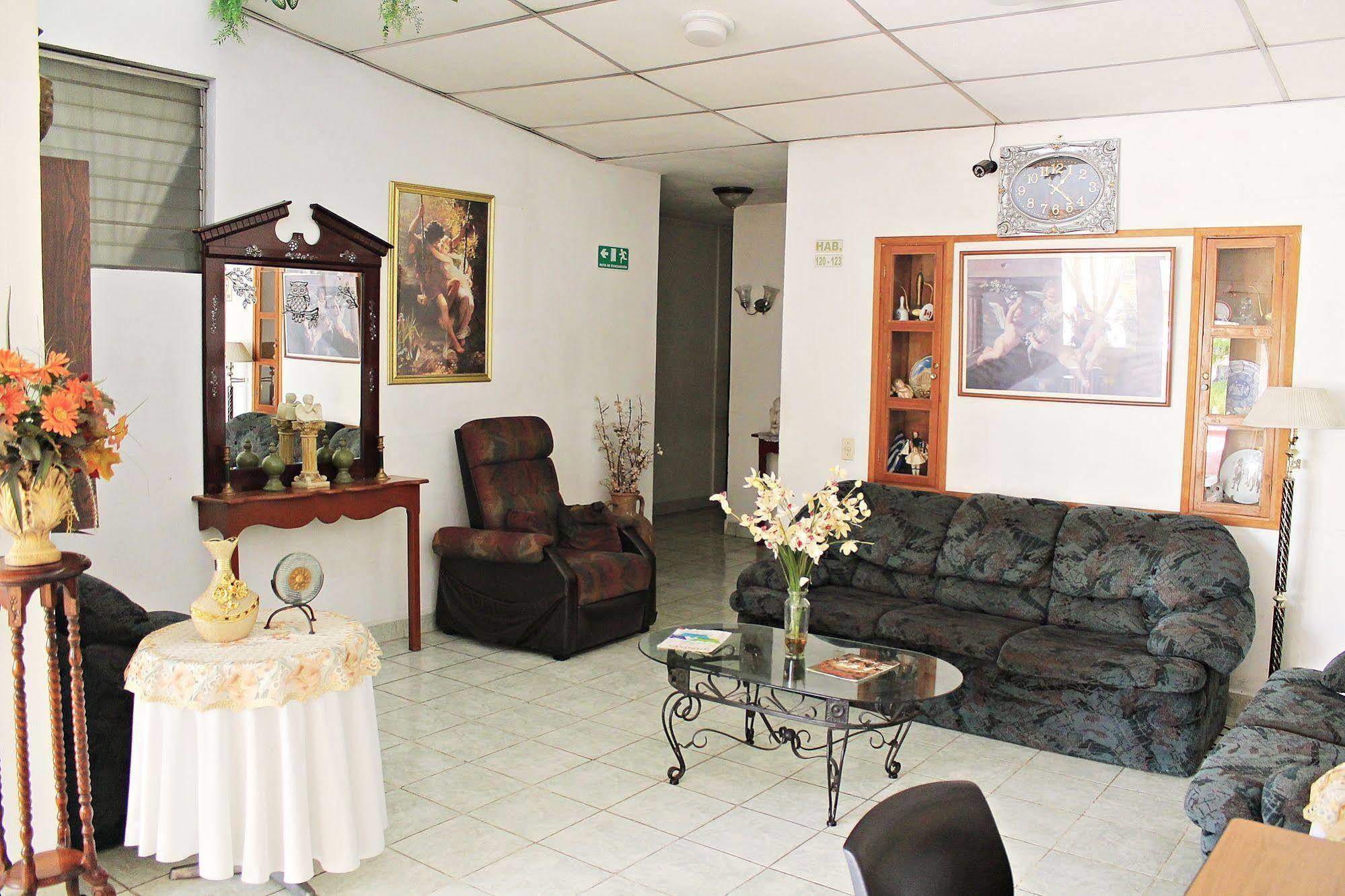 Hotel Grecia Real San Salvador Esterno foto
