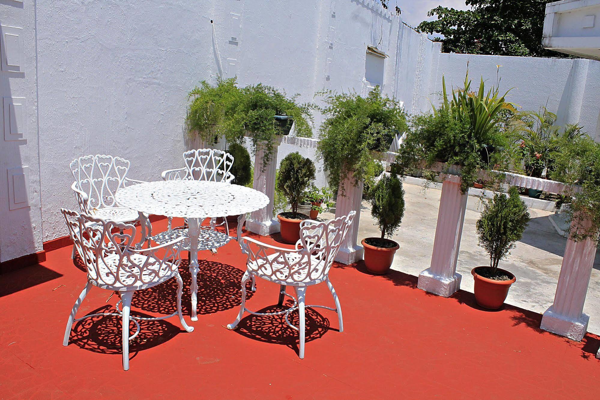 Hotel Grecia Real San Salvador Esterno foto