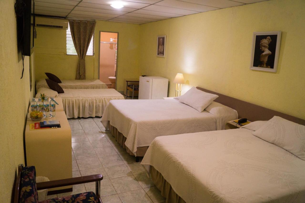 Hotel Grecia Real San Salvador Esterno foto