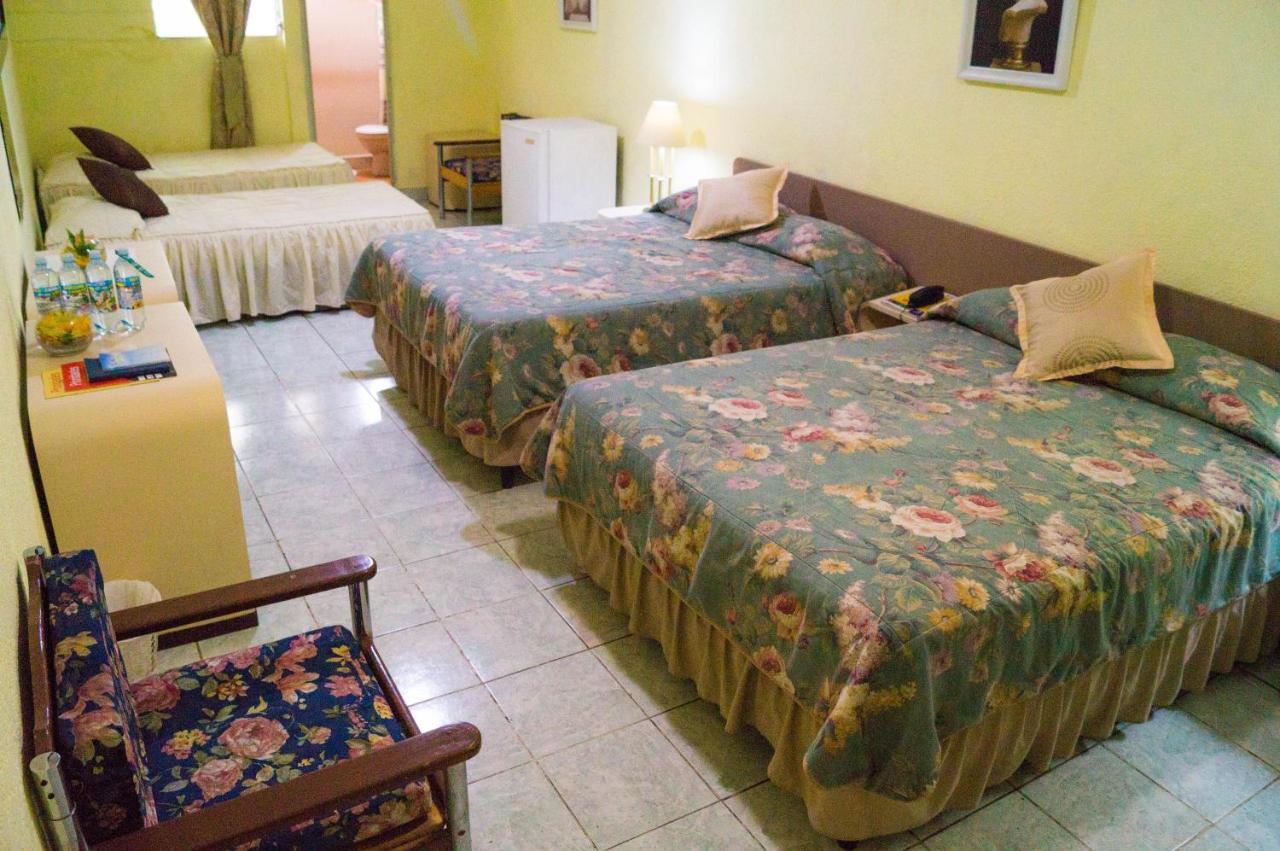 Hotel Grecia Real San Salvador Esterno foto