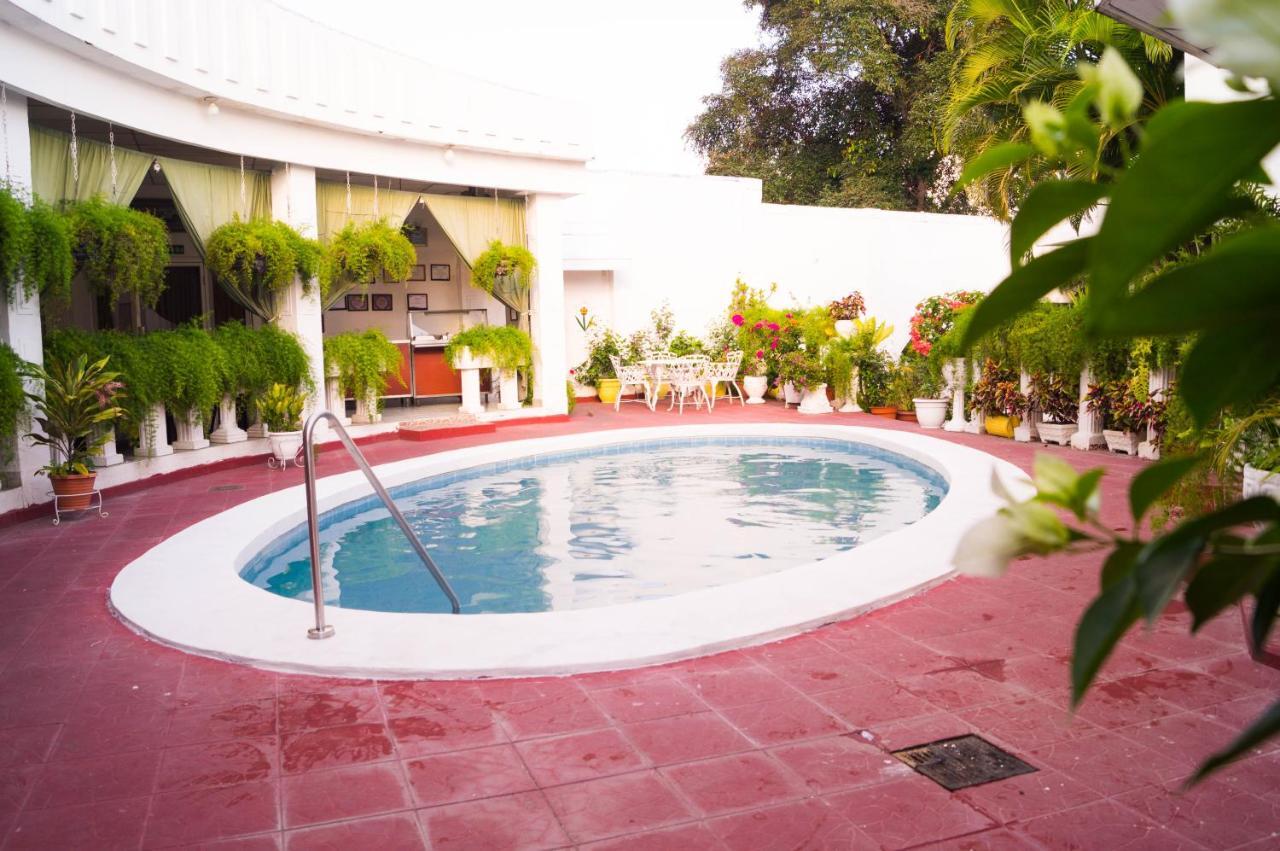 Hotel Grecia Real San Salvador Esterno foto