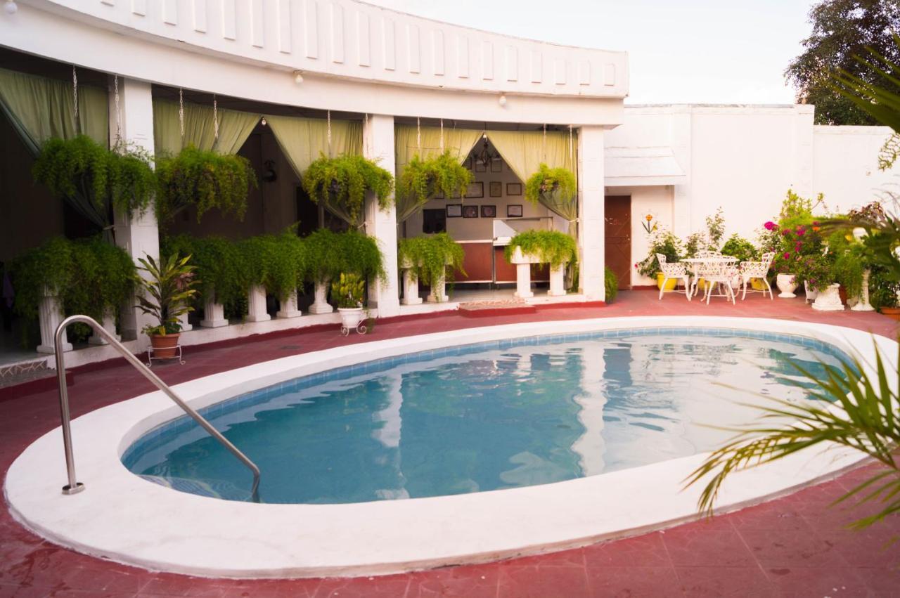 Hotel Grecia Real San Salvador Esterno foto