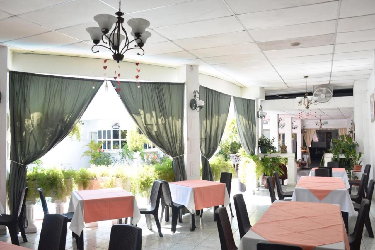 Hotel Grecia Real San Salvador Esterno foto