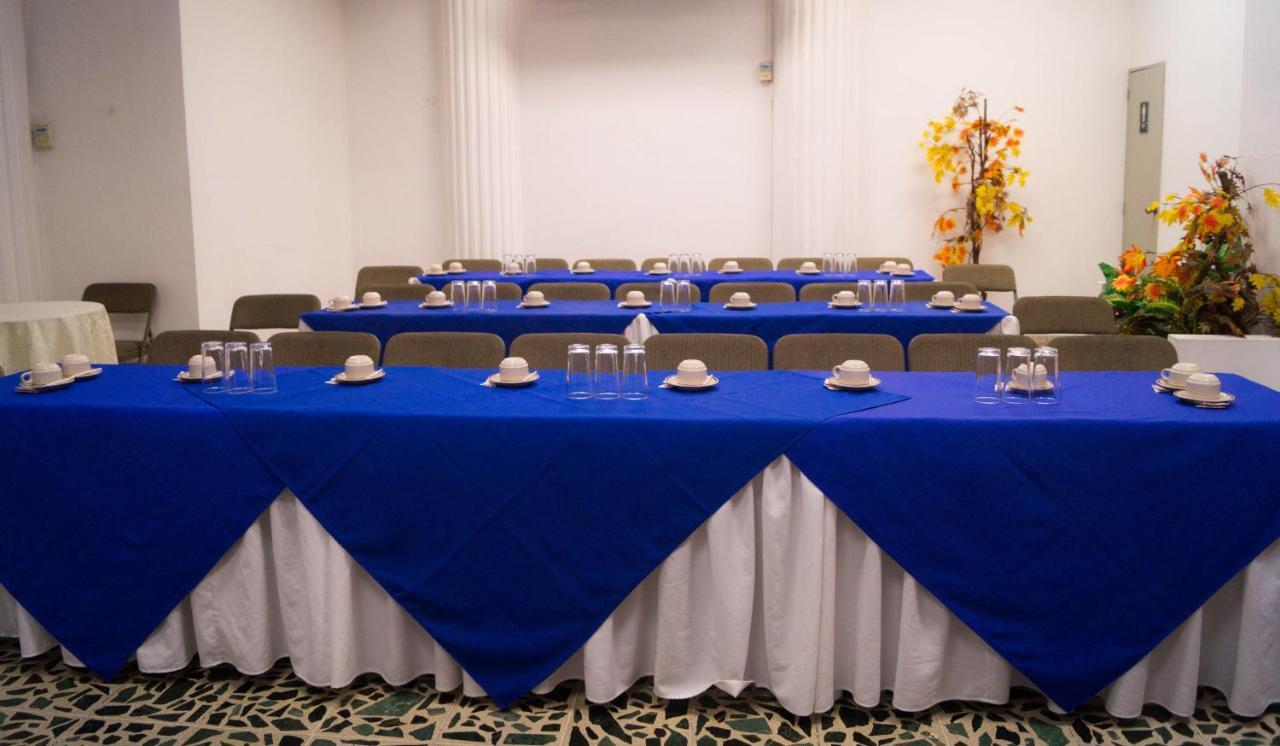 Hotel Grecia Real San Salvador Esterno foto
